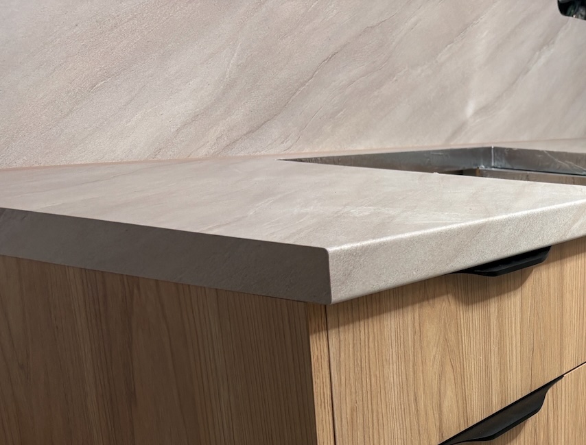 Dřevotřísková pracovní deska