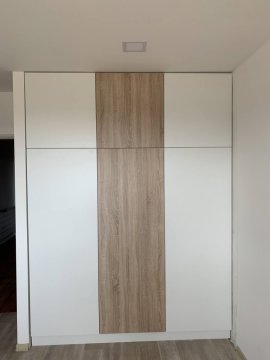 Vestavěná skříň – Velké Hoštice