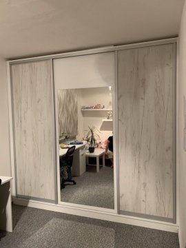 Vestavěná skříň - Kravaře