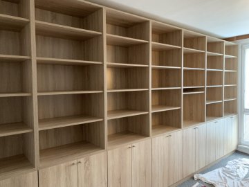 Vestavěná skříň / knihovna – Opava