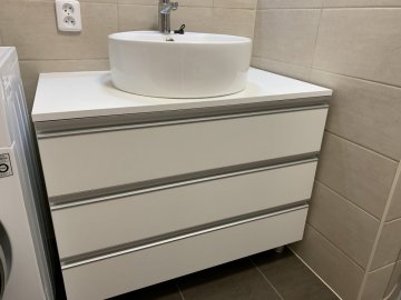 Koupelnová skříň – Opava