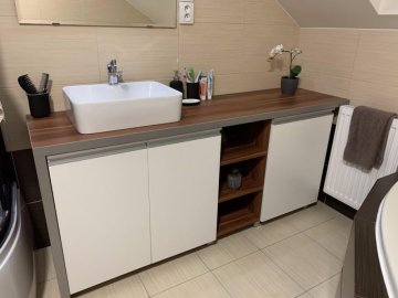 Koupelnová skříň – Kravaře