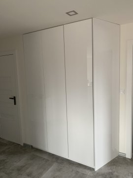 Vestavěná skříň – Rohov